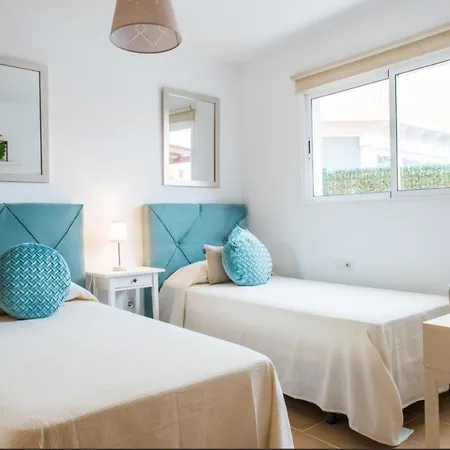 Apartment Apartamento Con Wifi Y Piscina, 2 Minutos De Playa En *