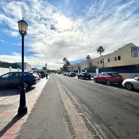 Apartamento Con Wifi Y Piscina, 2 Minutos De Playa En Apartment Corralejo