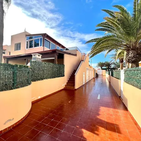 Apartamento Con Wifi Y Piscina, 2 Minutos De Playa En 아파트