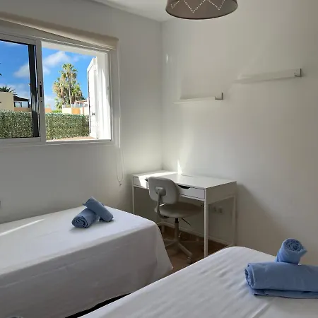 아파트 Apartamento Con Wifi Y Piscina, 2 Minutos De Playa En 코라레호